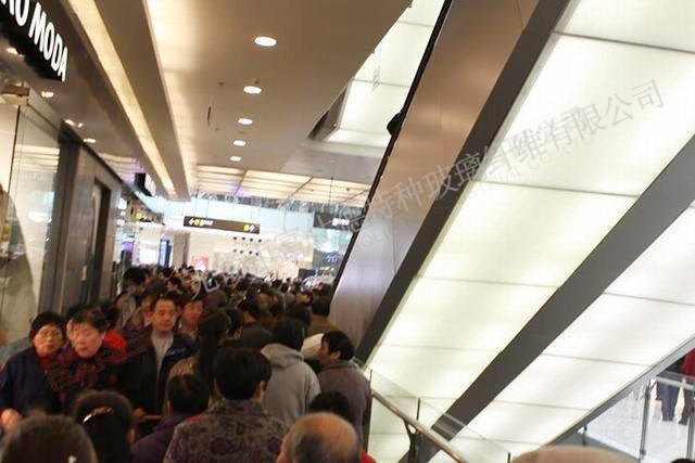 Fireproof shade fabric in the mall